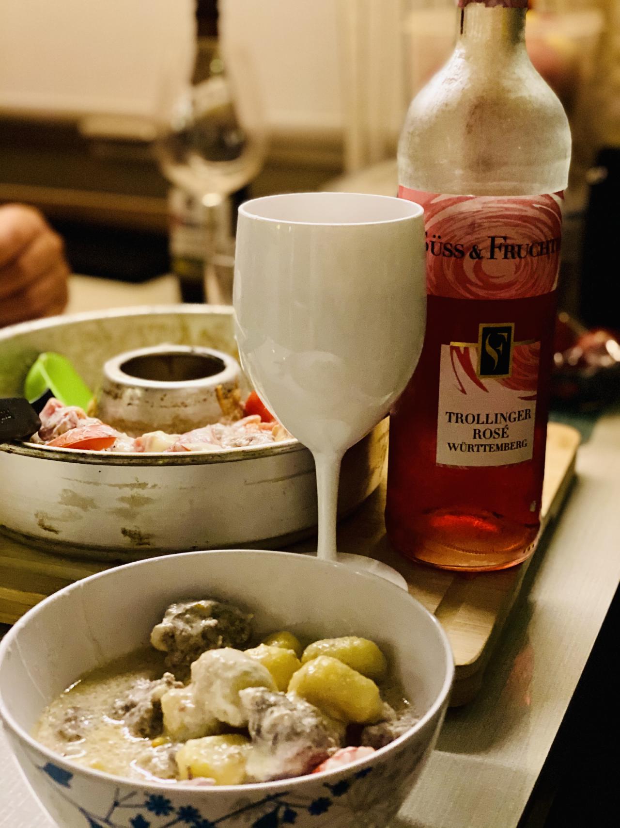 Als Abwandlung hier mit Hackfleischbällchen